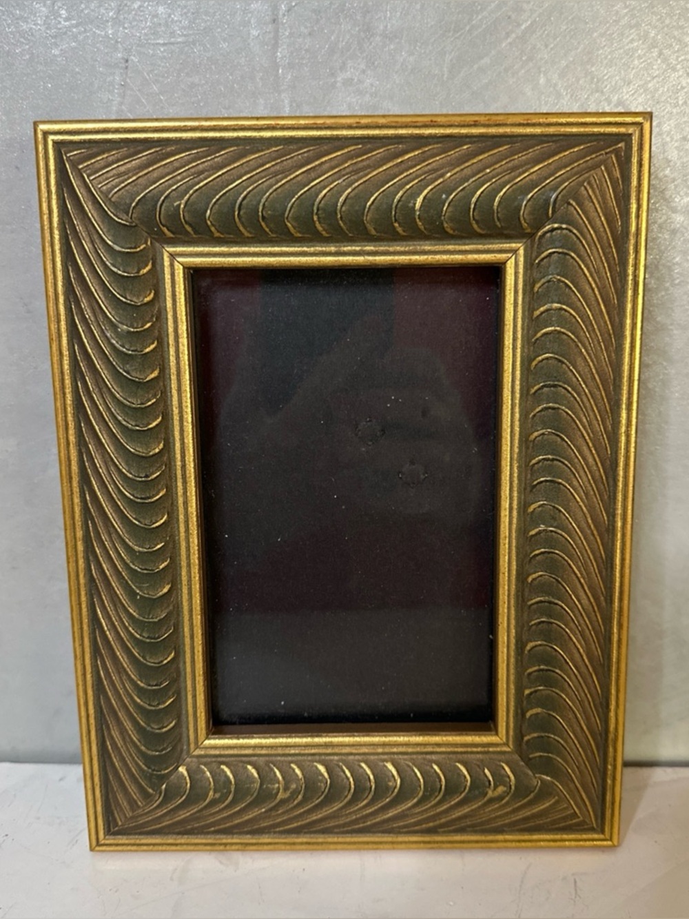 Vintage ORNATE GOLD Wood Picture Frame, 4x6